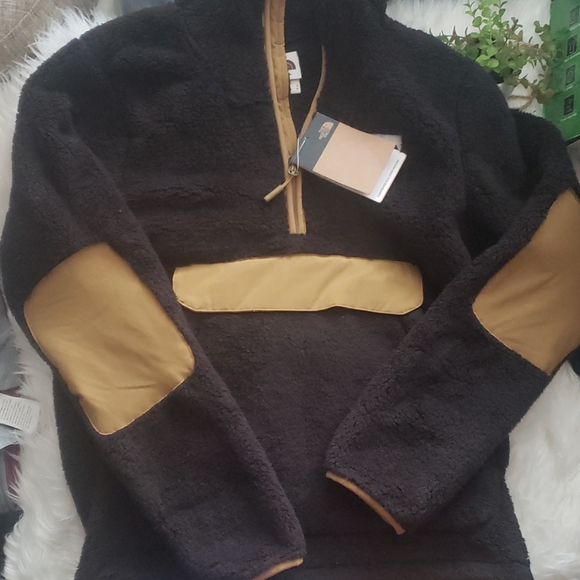 m cmpshr po hoodie